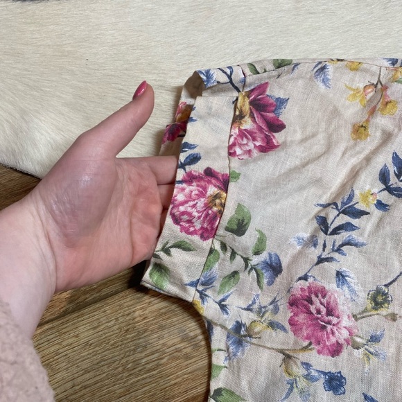Via Signoria linen top with vibrant floral print pattern - Picture 10 of 10